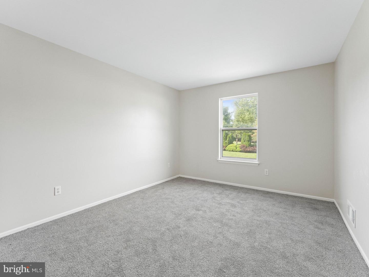 18 Spruce St Property Photo 18