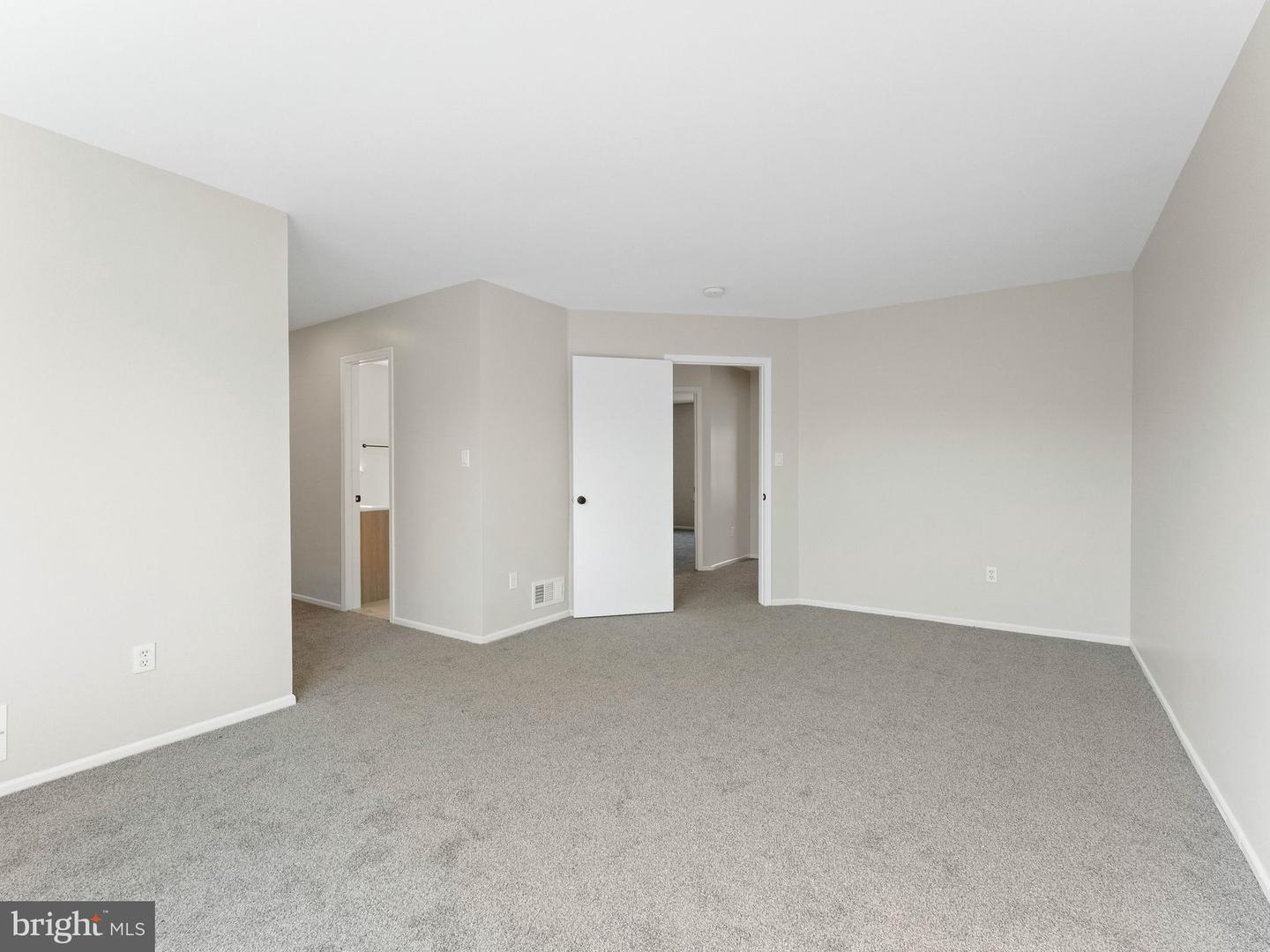 18 Spruce St Property Photo 26