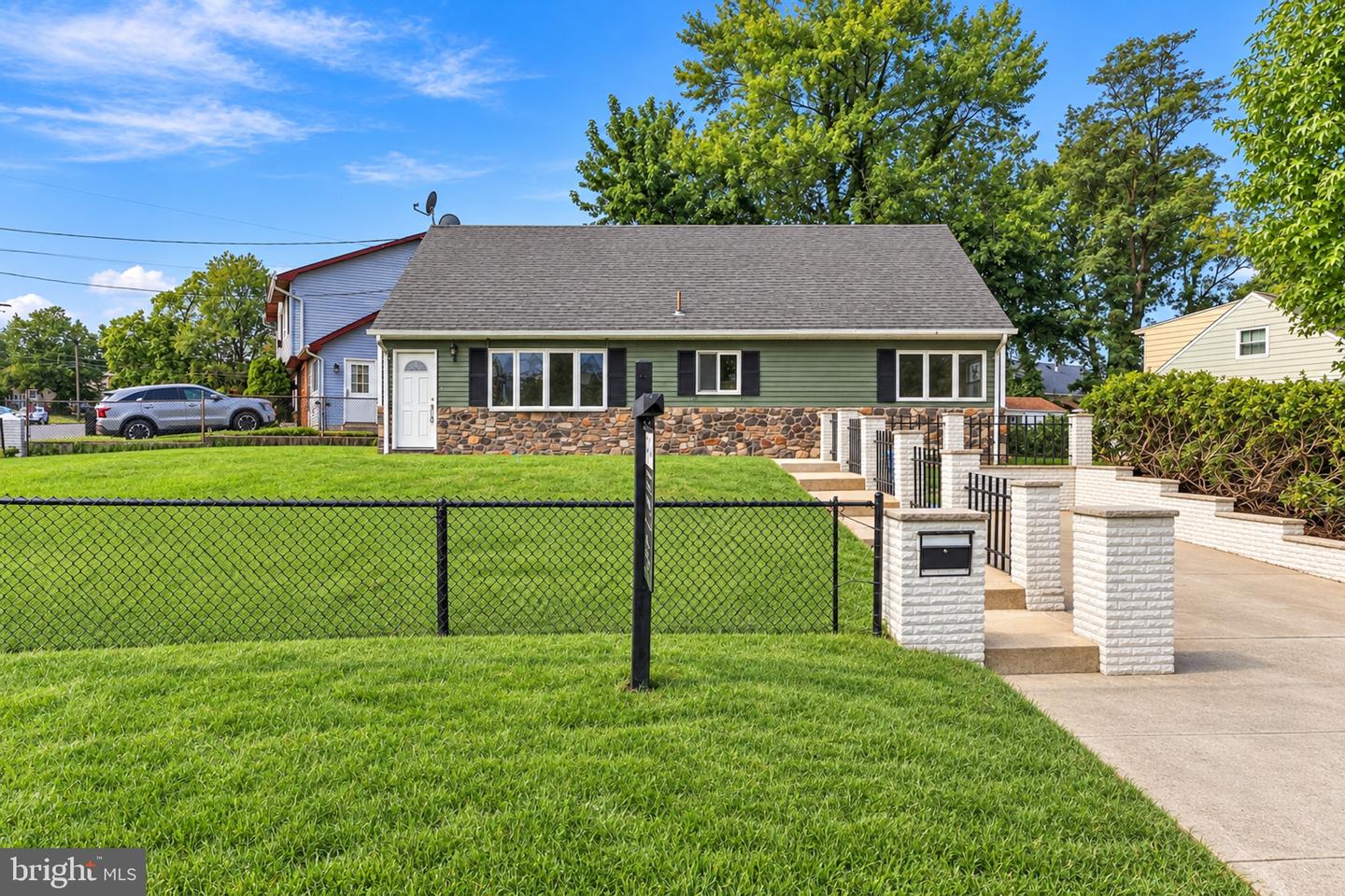 2 Kendall Drive Property Photo 3