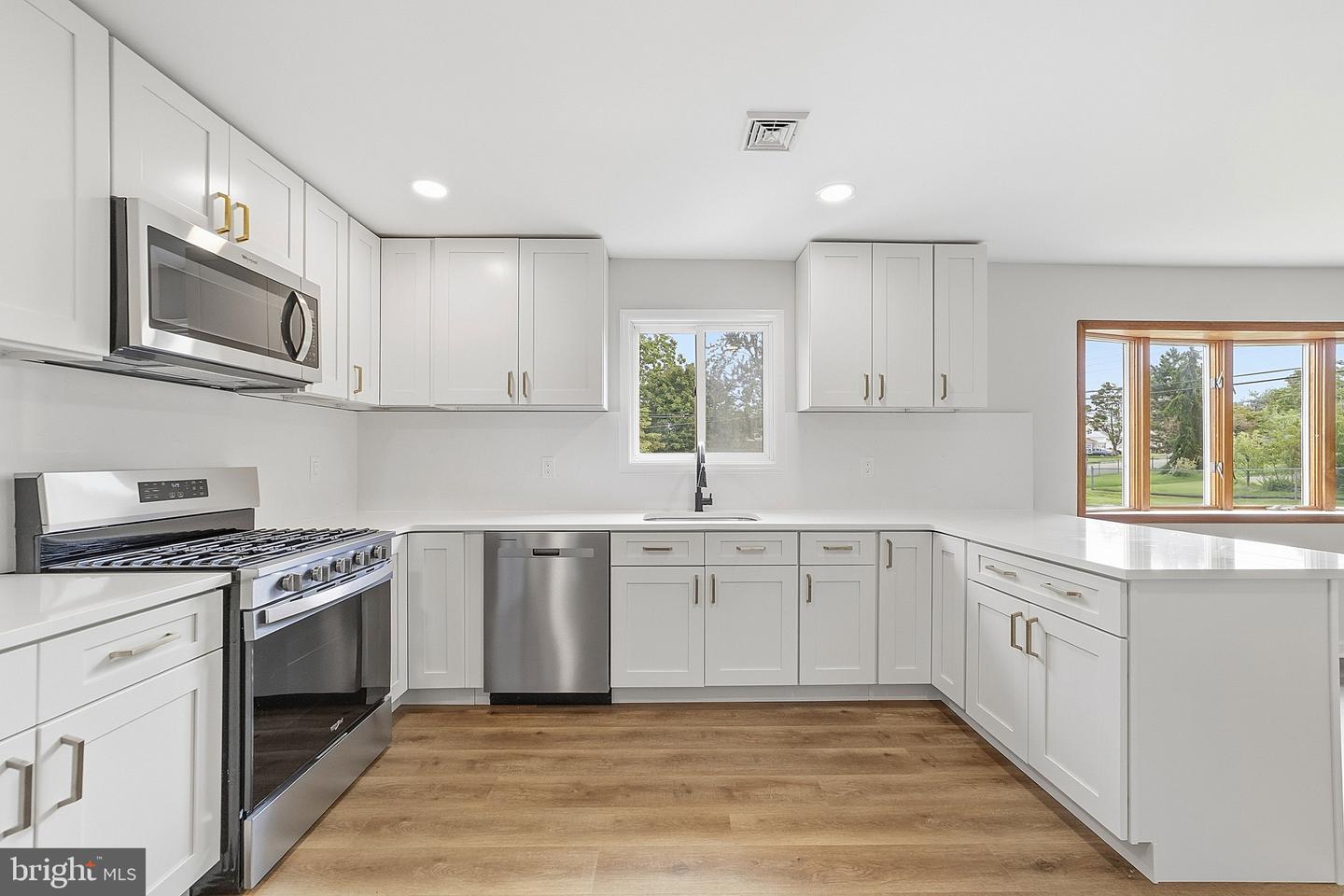 2 Kendall Drive Property Photo 9