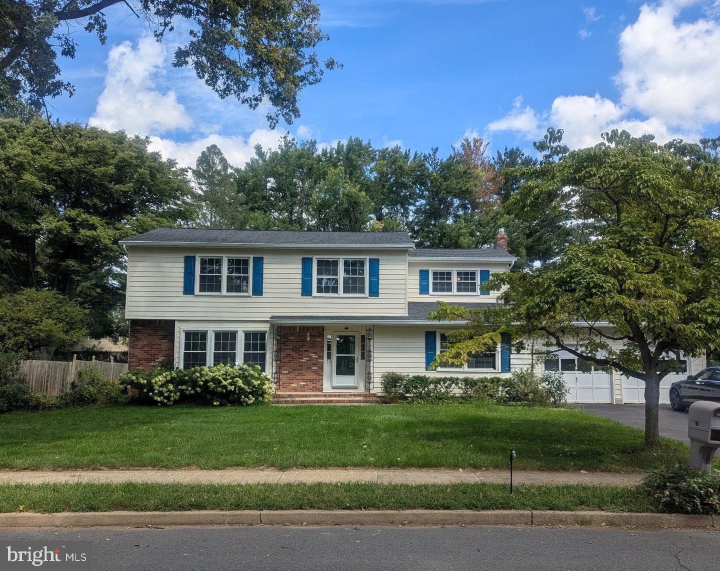 18 PARKER RD Property Photo 1