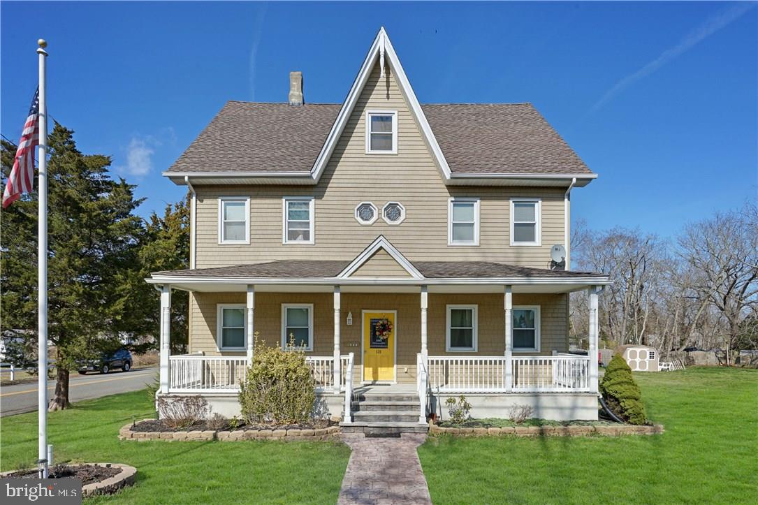 130 Thomas Ave Property Photo 3