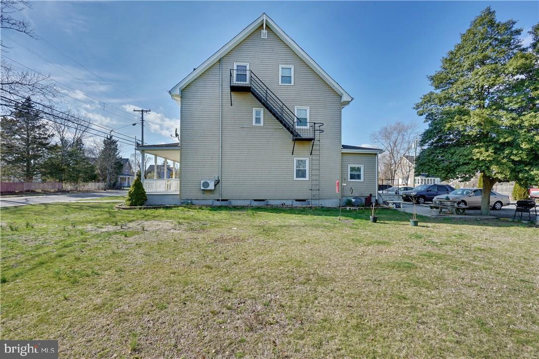130 Thomas Ave Property Photo 16