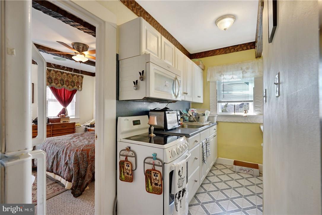 130 Thomas Ave Property Photo 28