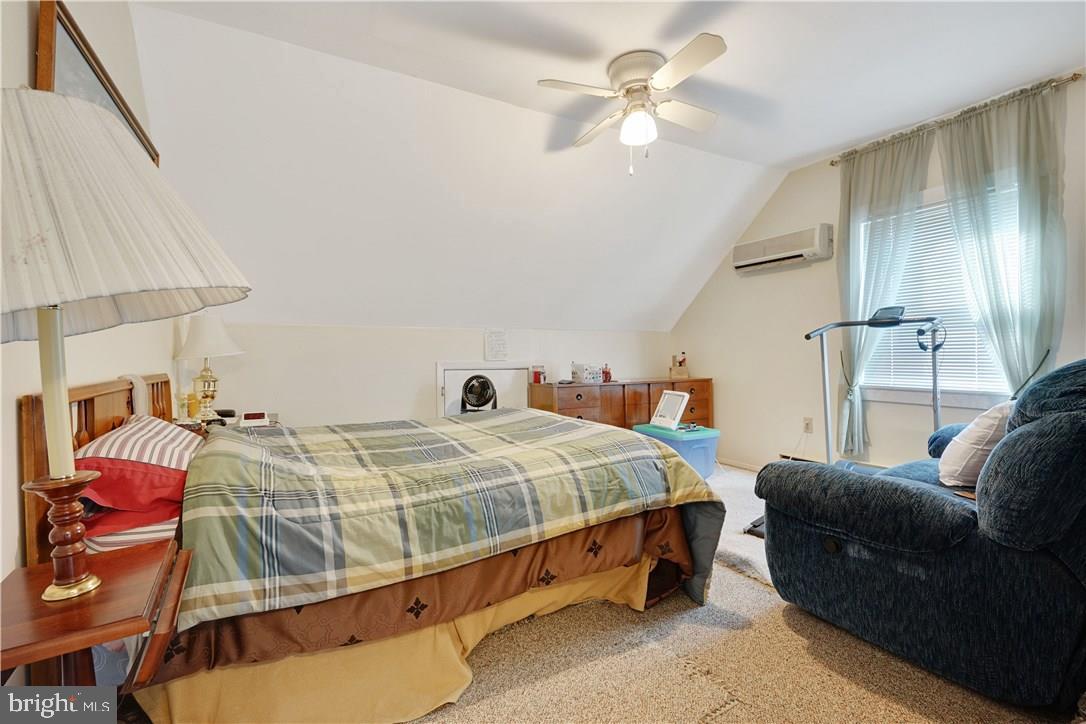 130 Thomas Ave Property Photo 32