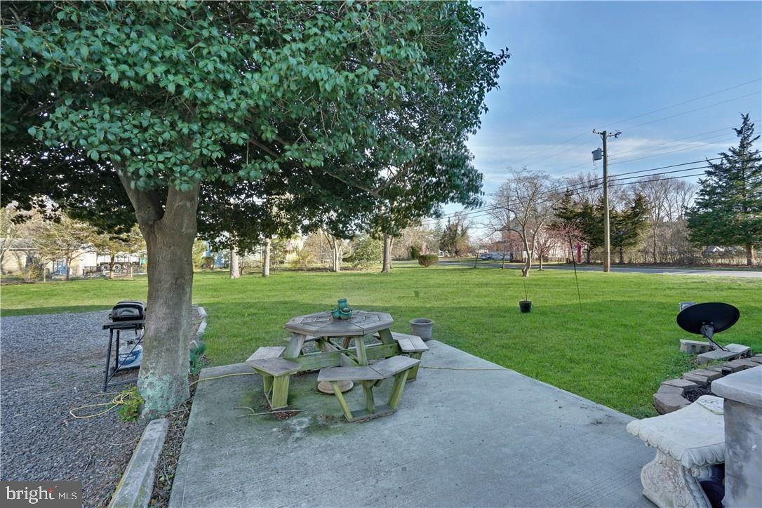 130 Thomas Ave Property Photo 37