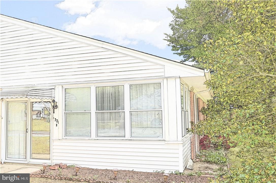 32 Crestwood Pkwy #c Property Photo 1