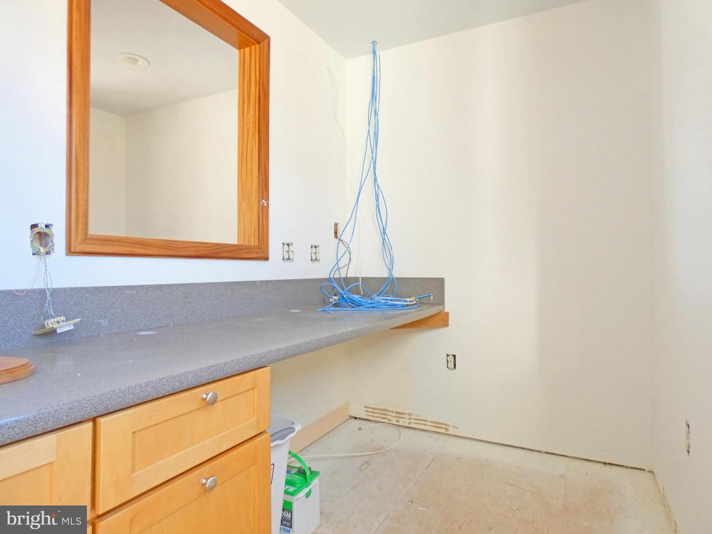 400 S Main St Property Photo 9