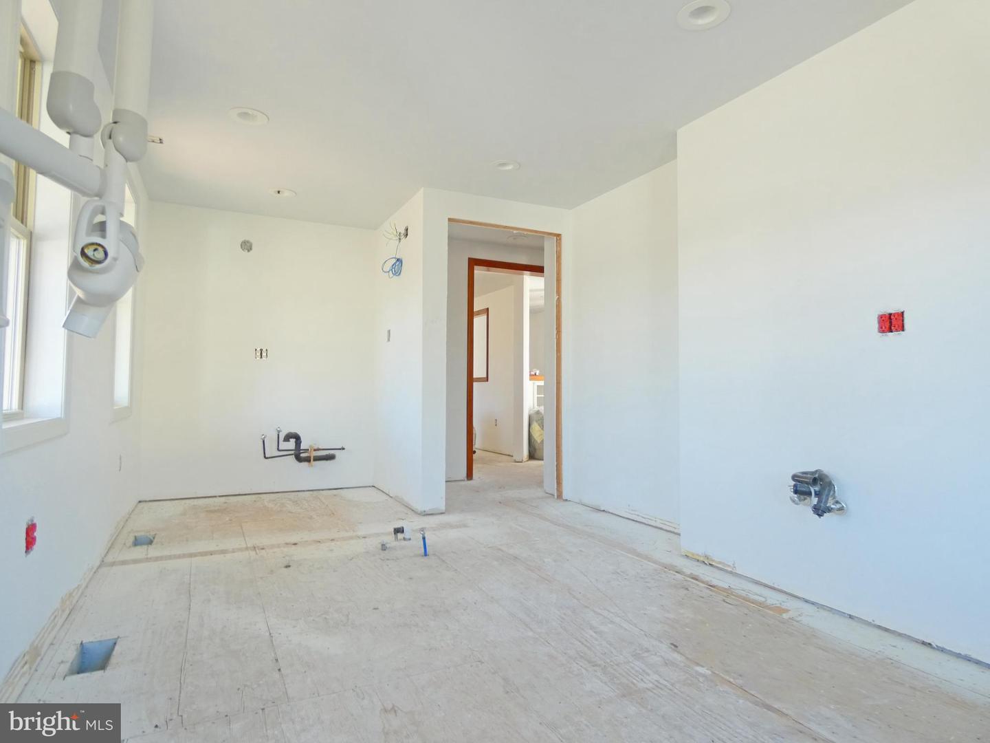 400 S Main St Property Photo 13