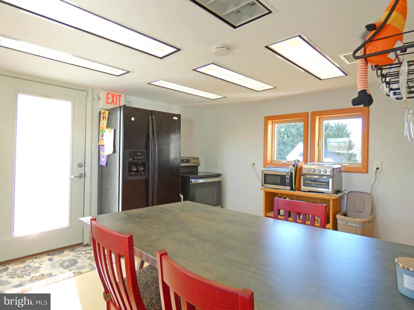 400 S Main St Property Photo 24