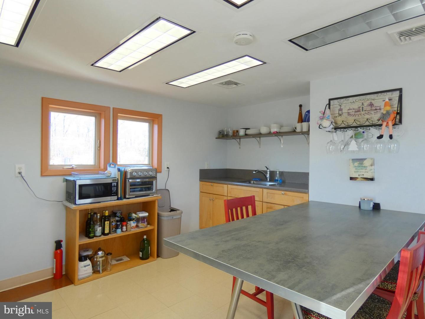 400 S Main St Property Photo 25