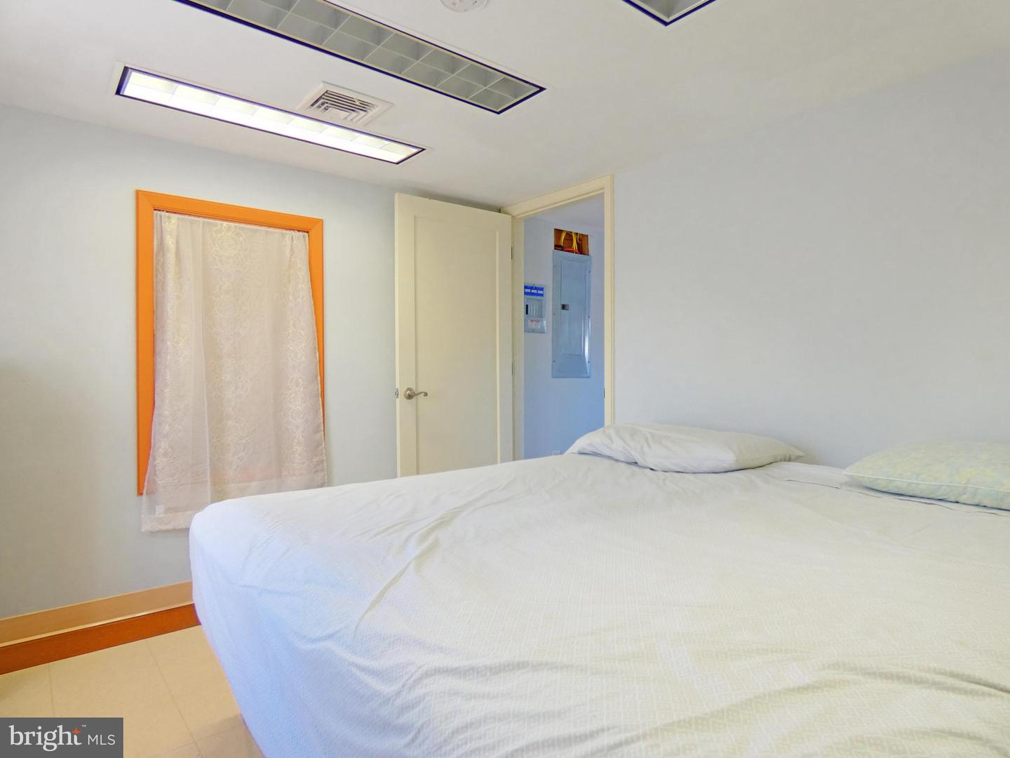 400 S Main St Property Photo 30