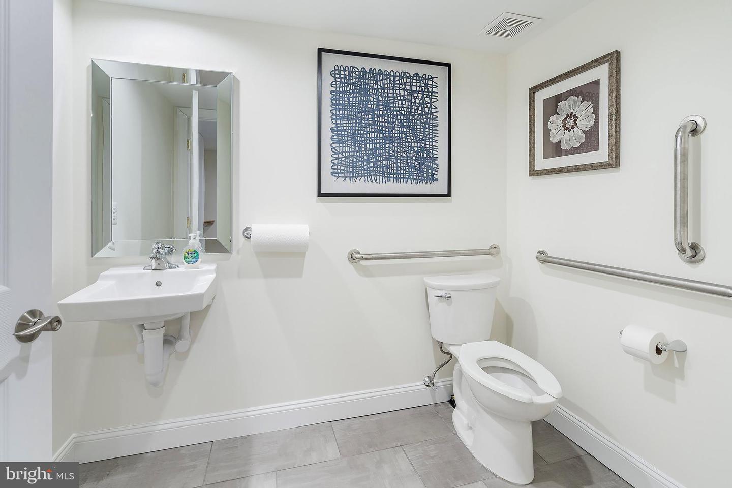 121 Wells Mills Rd #c Property Photo 11