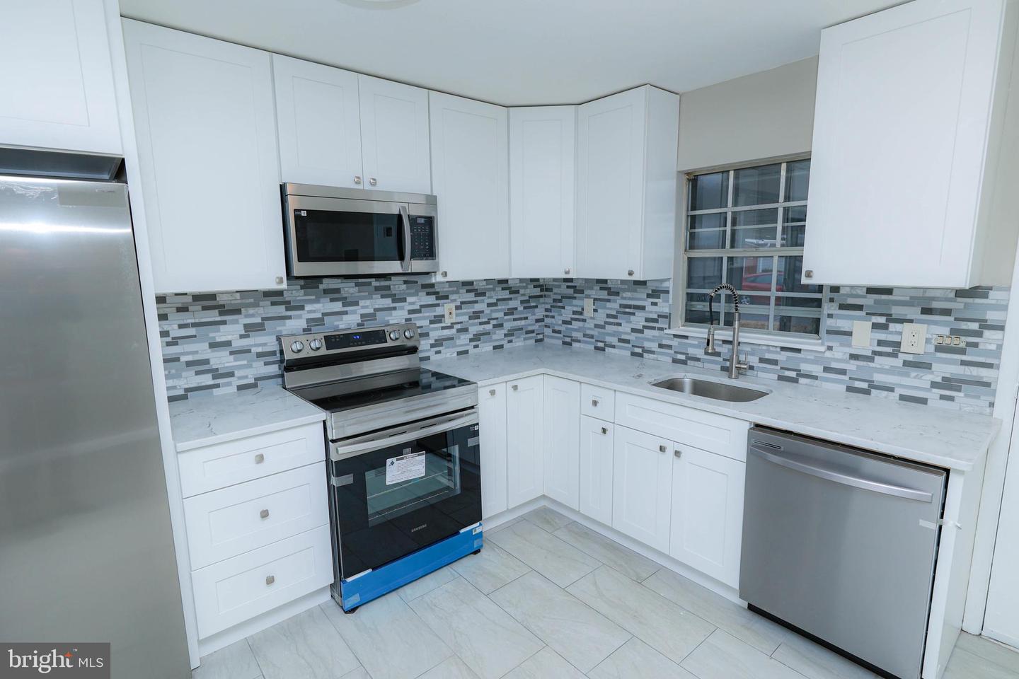 70-c Dorchester Dr #c Property Photo 1