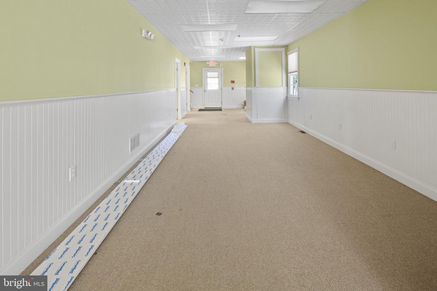 684 E Bay Ave Property Photo 10