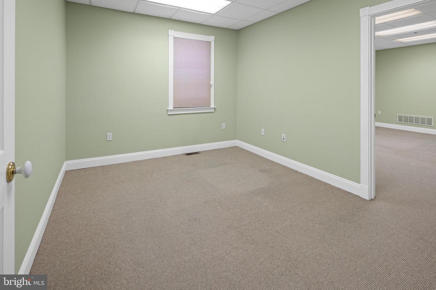 684 E Bay Ave Property Photo 15