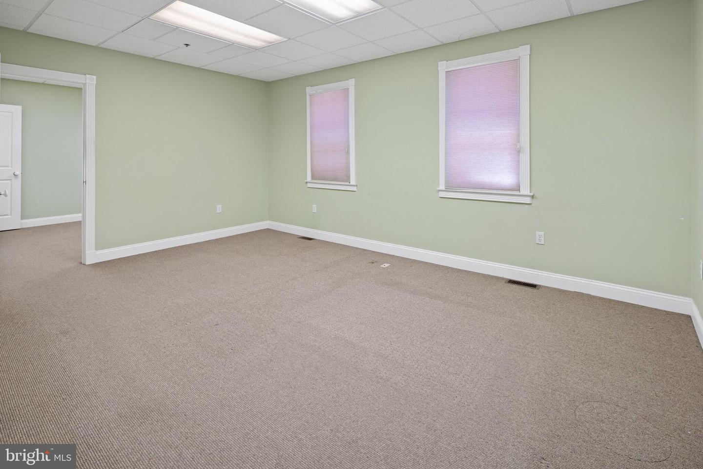 684 E Bay Ave Property Photo 16