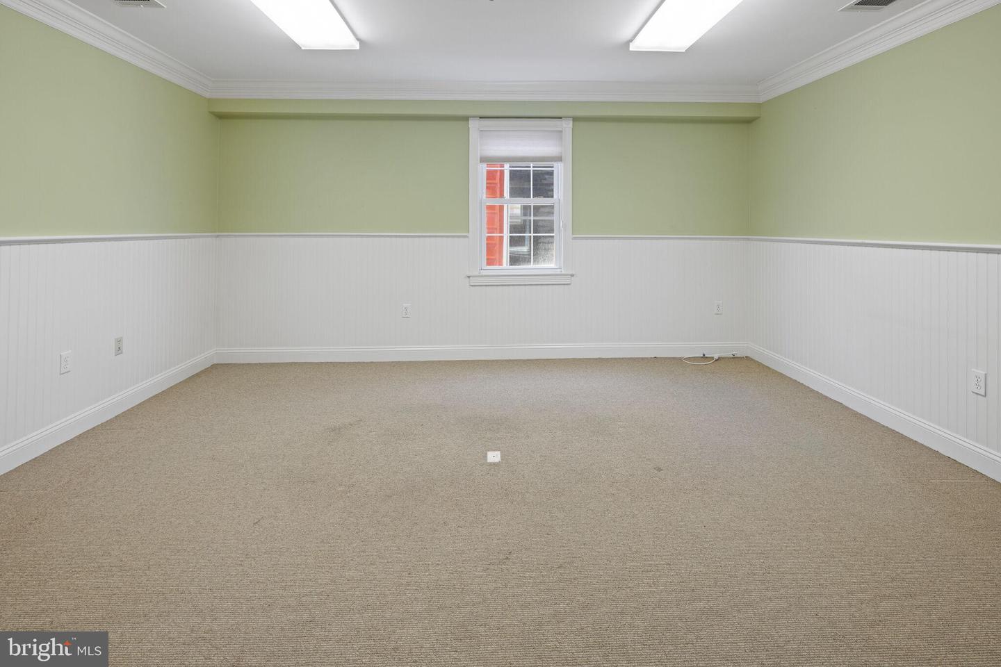 684 E Bay Ave Property Photo 24