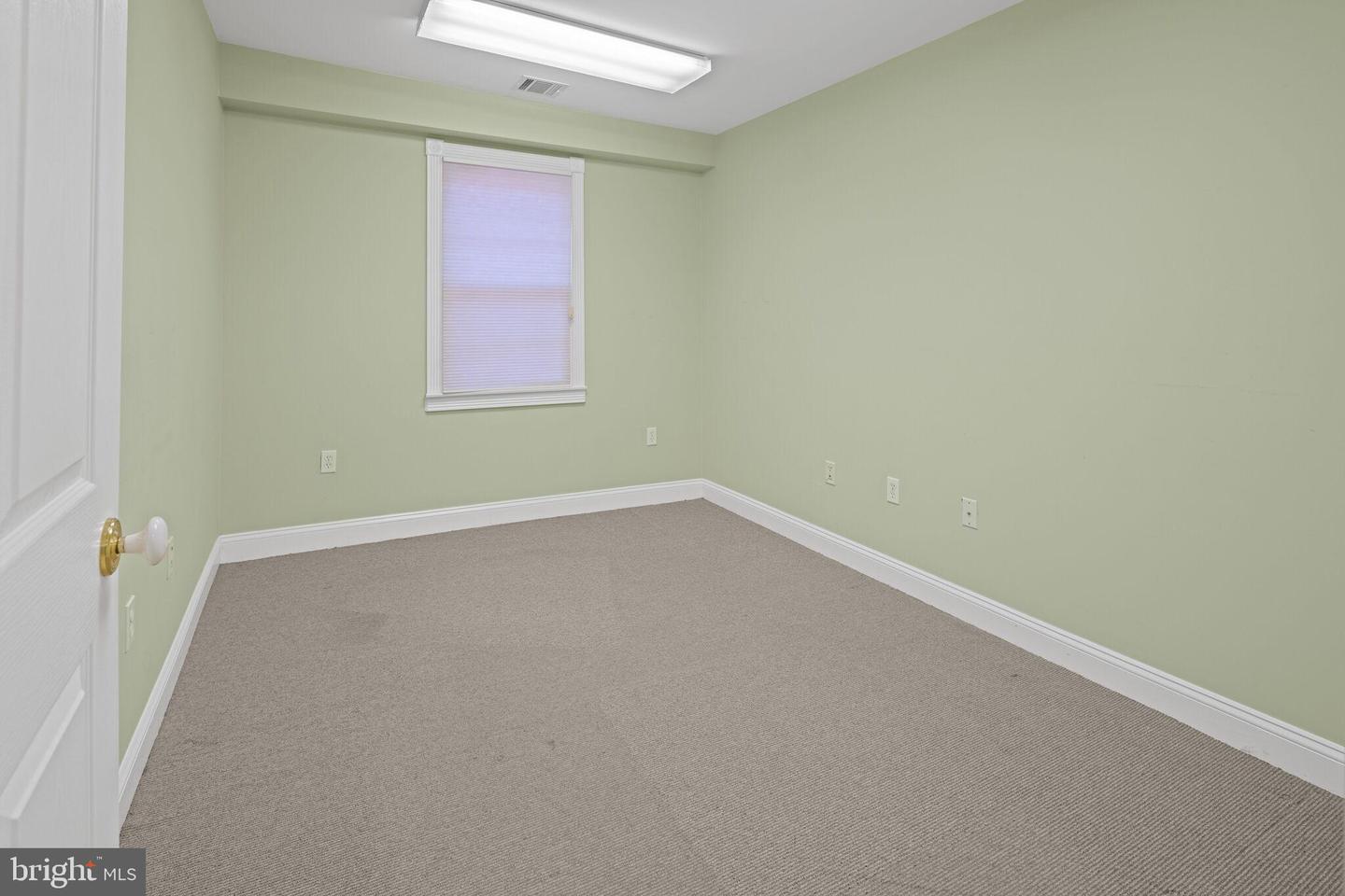 684 E Bay Ave Property Photo 26