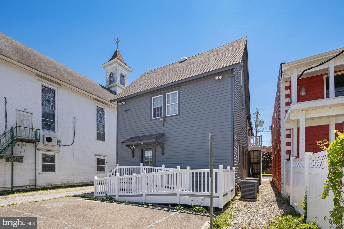 684 E Bay Ave Property Photo 41
