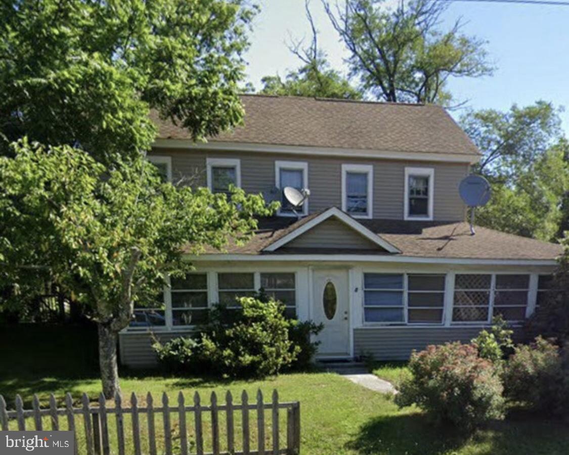 348 E Bay Ave Property Photo 4