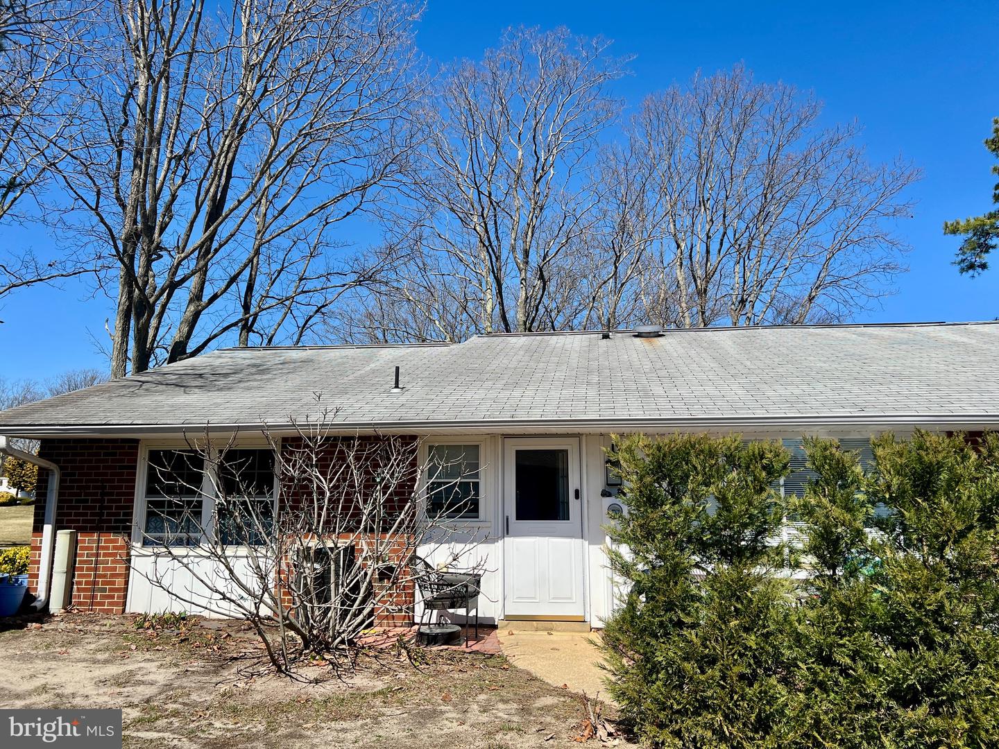 1028-b Shetland Dr Property Photo 1