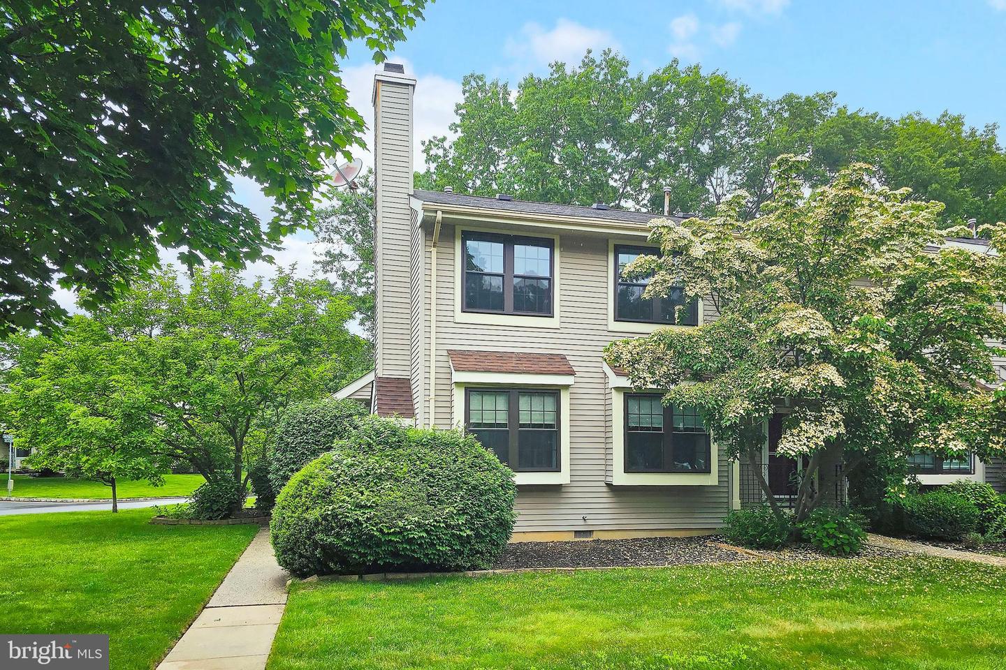 1201 ARLINGTON DR