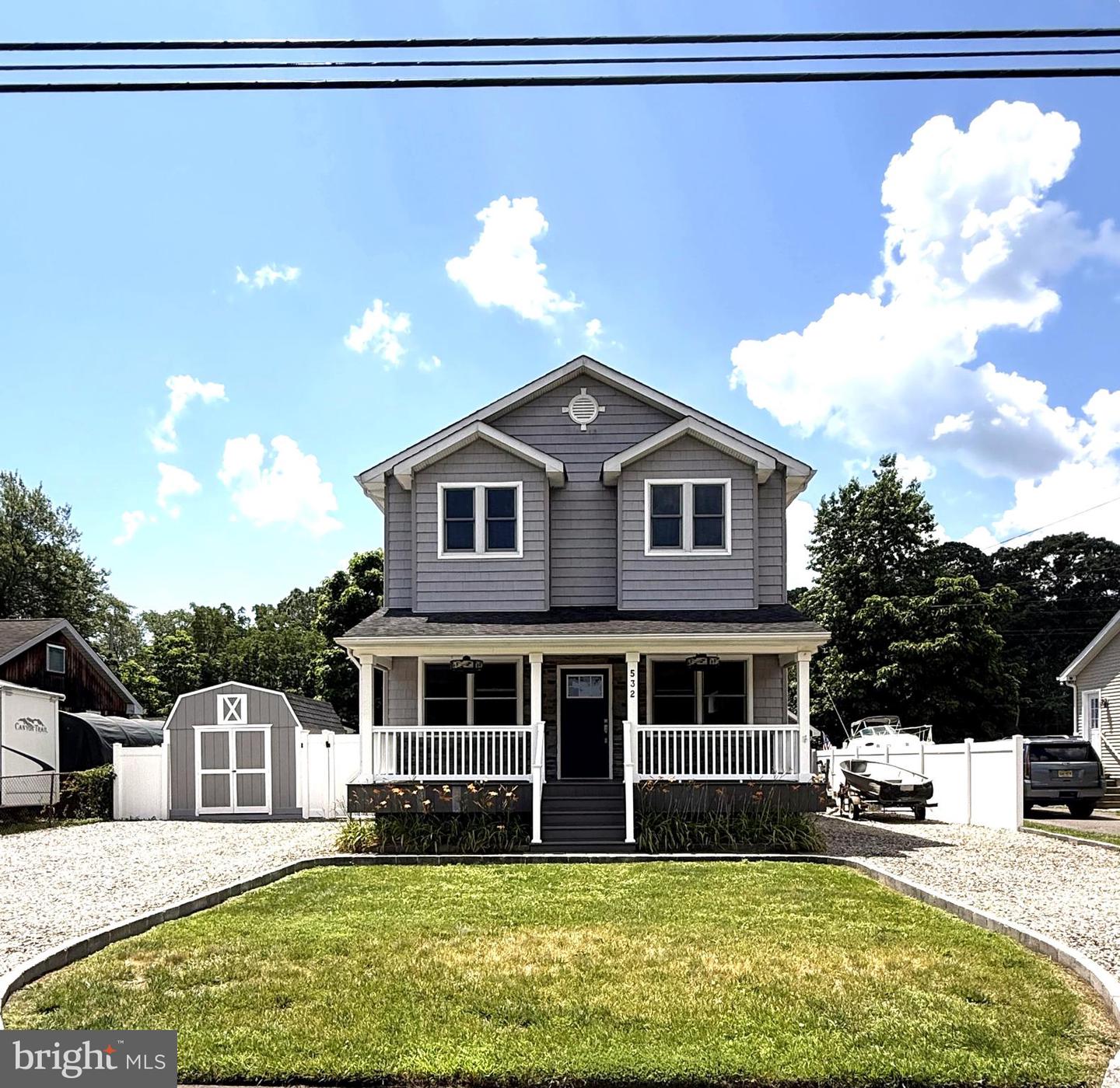 532 E ARVERNE AVE