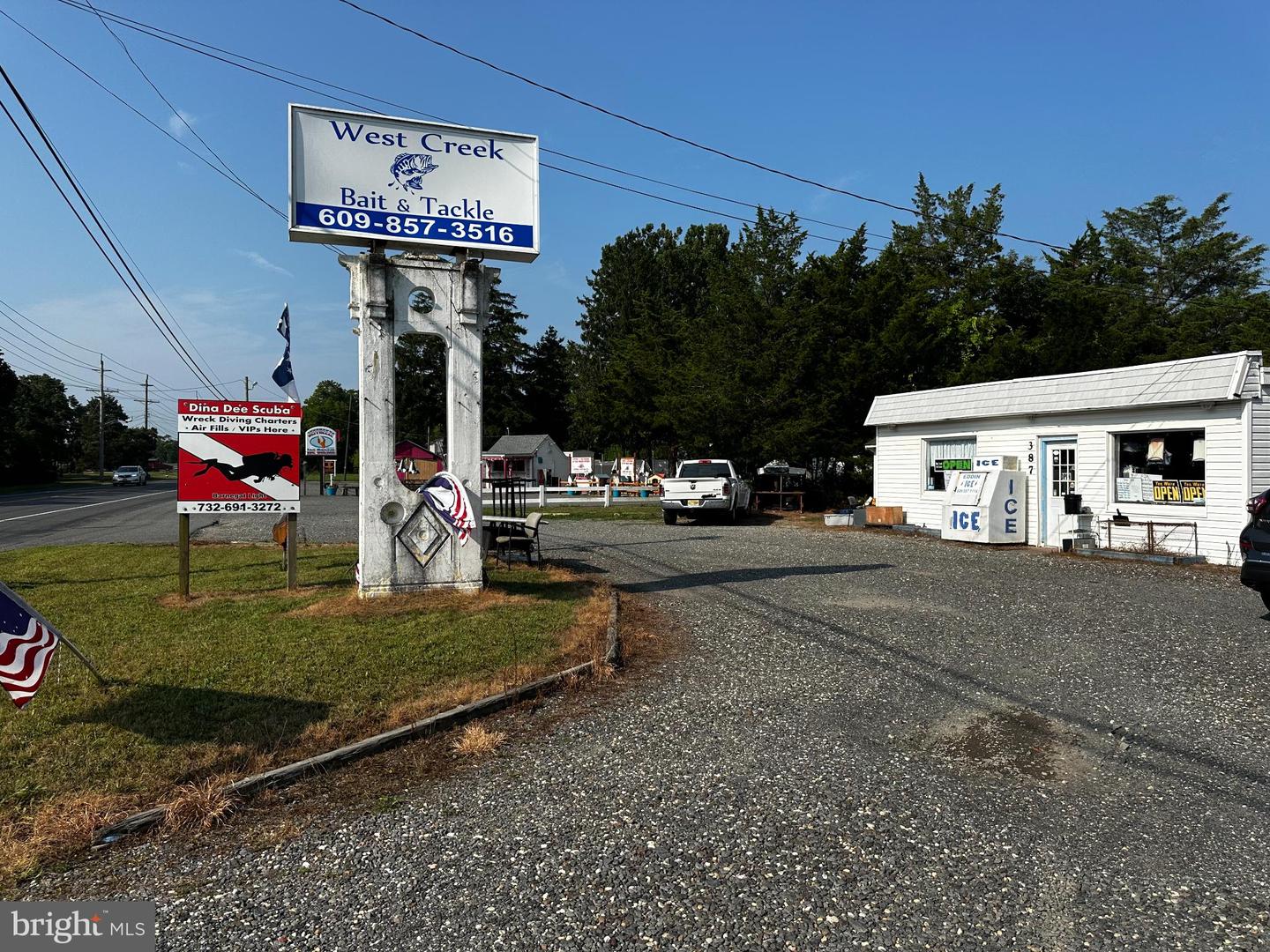 387 Main St Property Photo 1