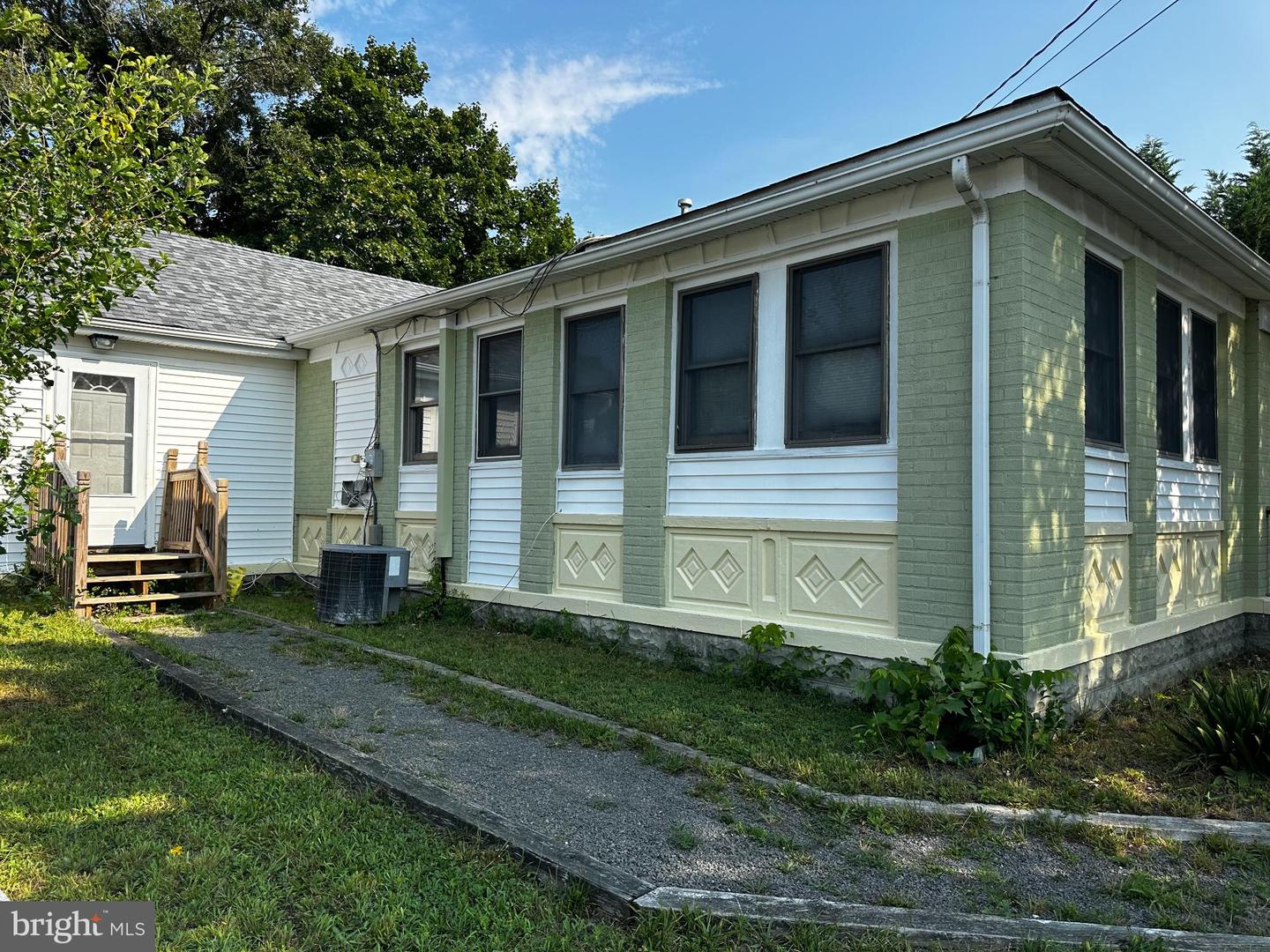 387 Main St Property Photo 7