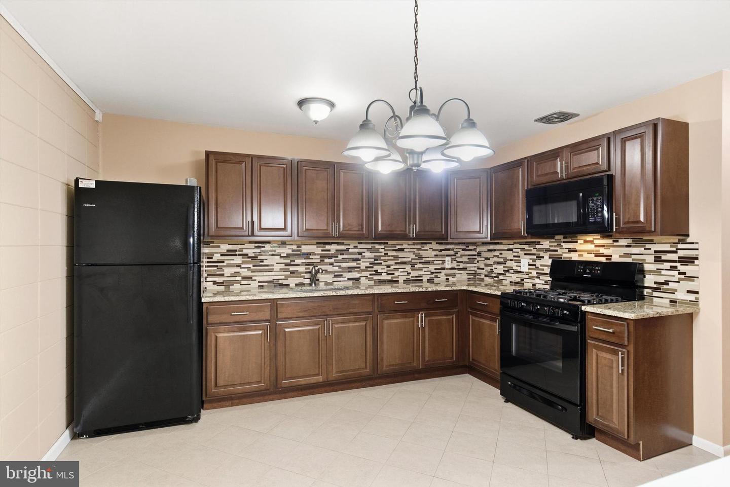 11a Birch Street #a Property Photo 7