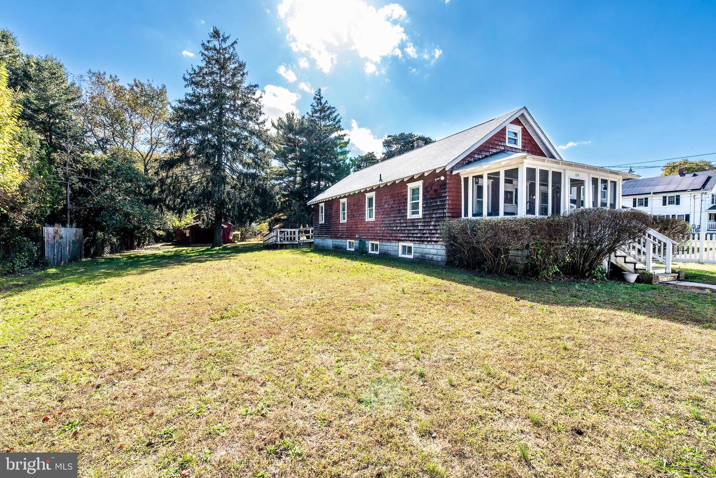 124 Marshall Ave Property Photo 1