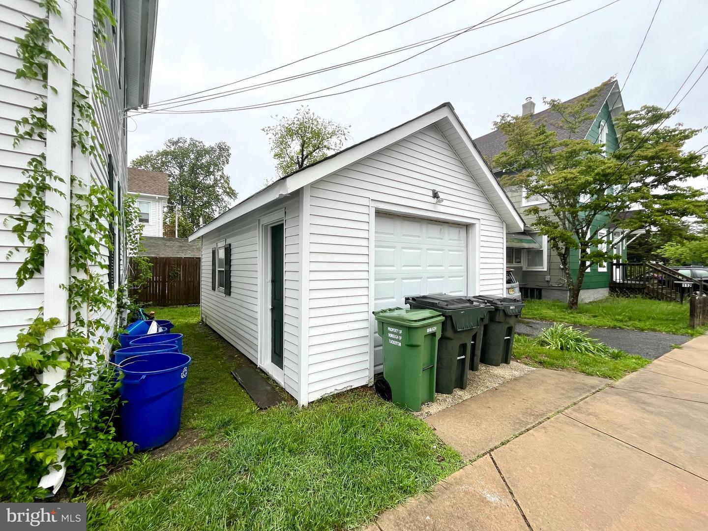 135 E Main St Property Photo 6