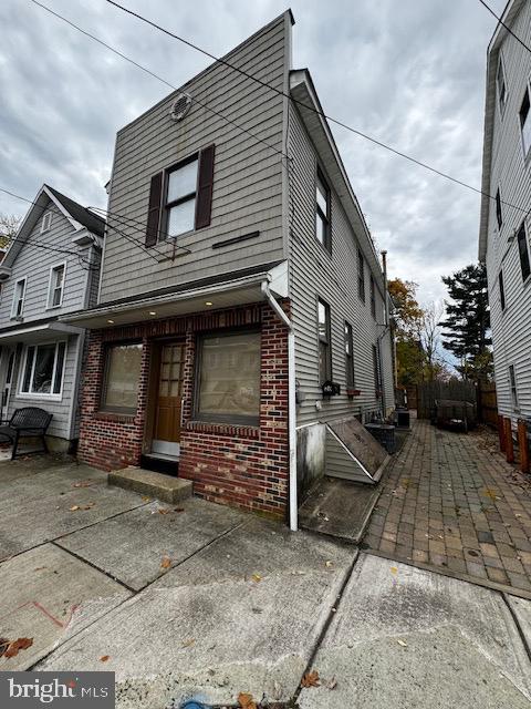 26 Main St Property Photo 2