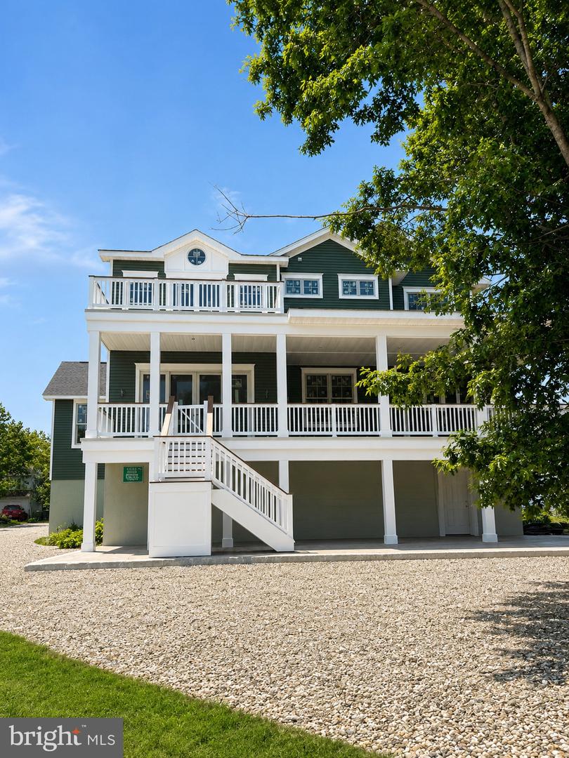 208 Country Club Blvd Property Photo 3