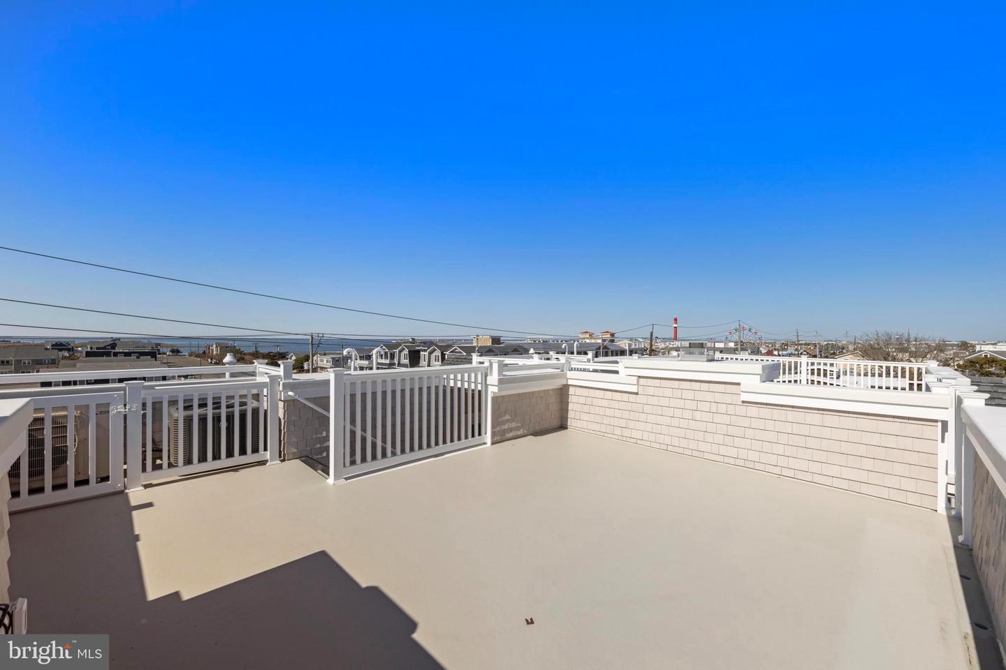 415 N Bay Ave #4 Property Photo 29