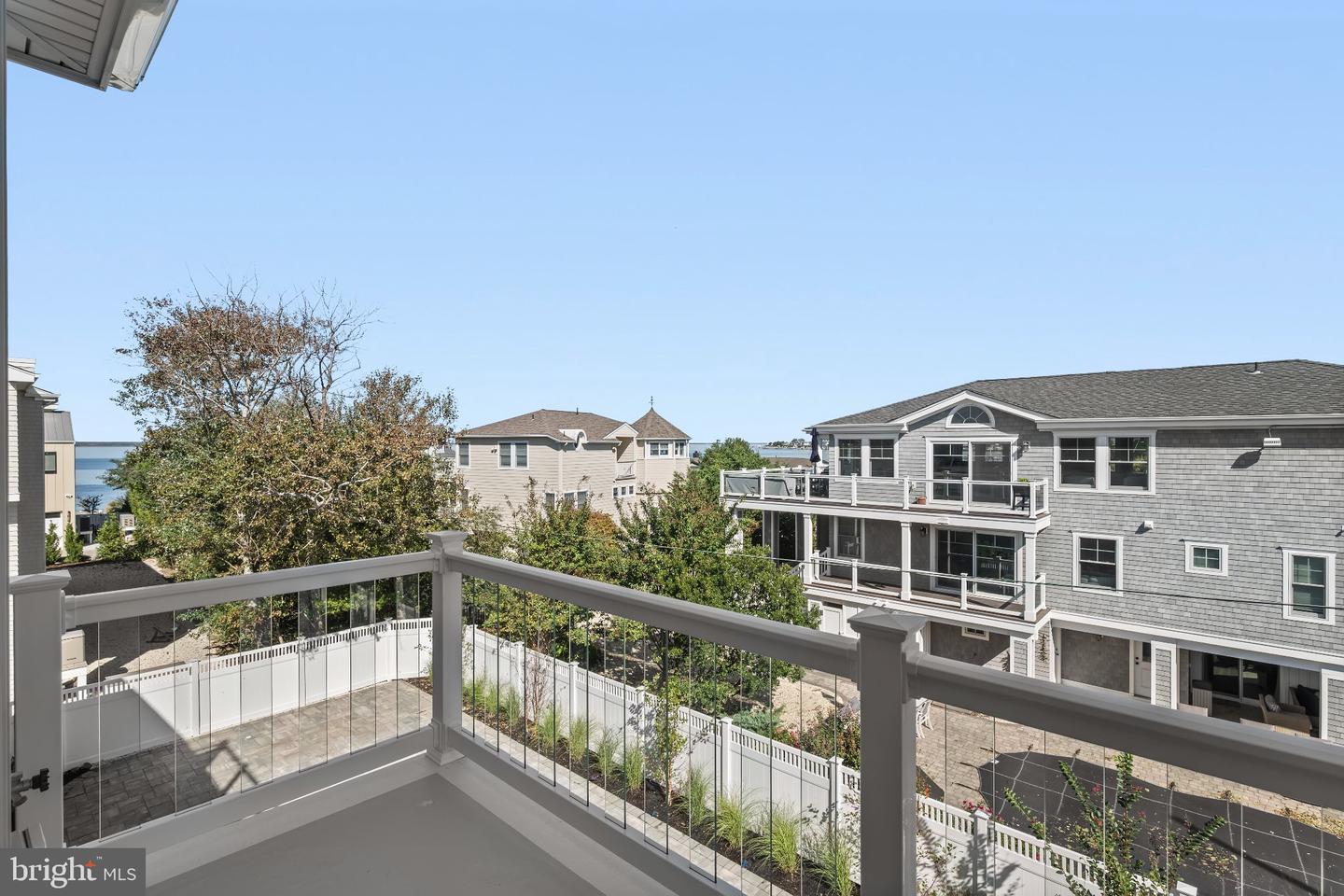 10-d Long Beach Blvd Property Photo 22