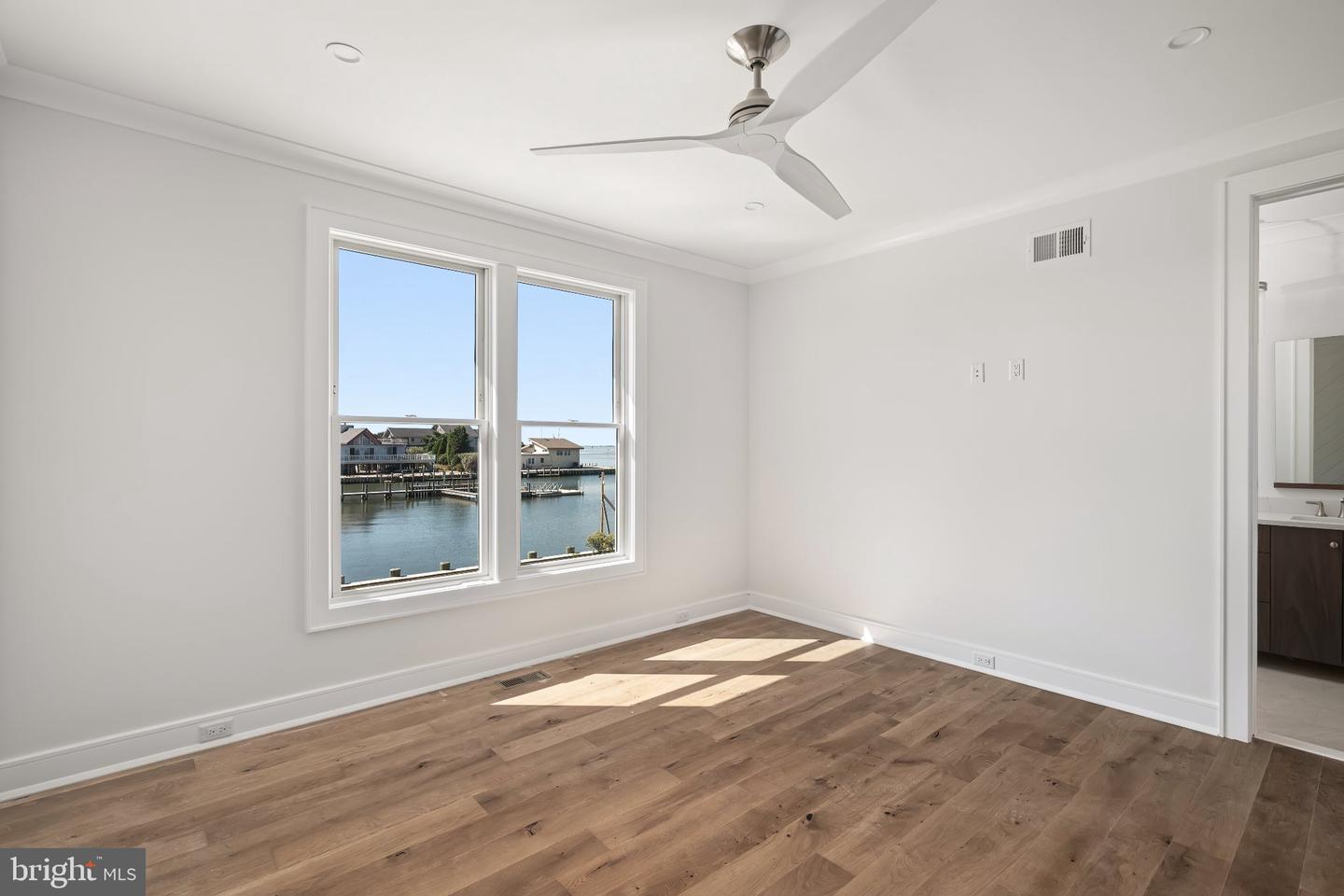 10-d Long Beach Blvd Property Photo 50