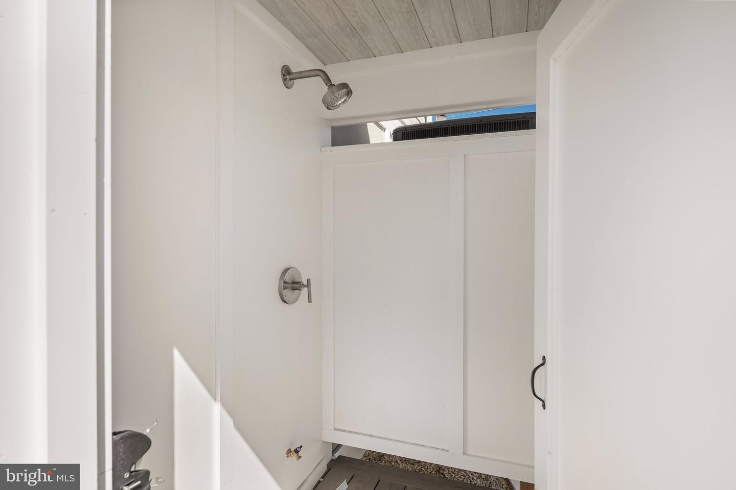 10-d Long Beach Blvd Property Photo 58