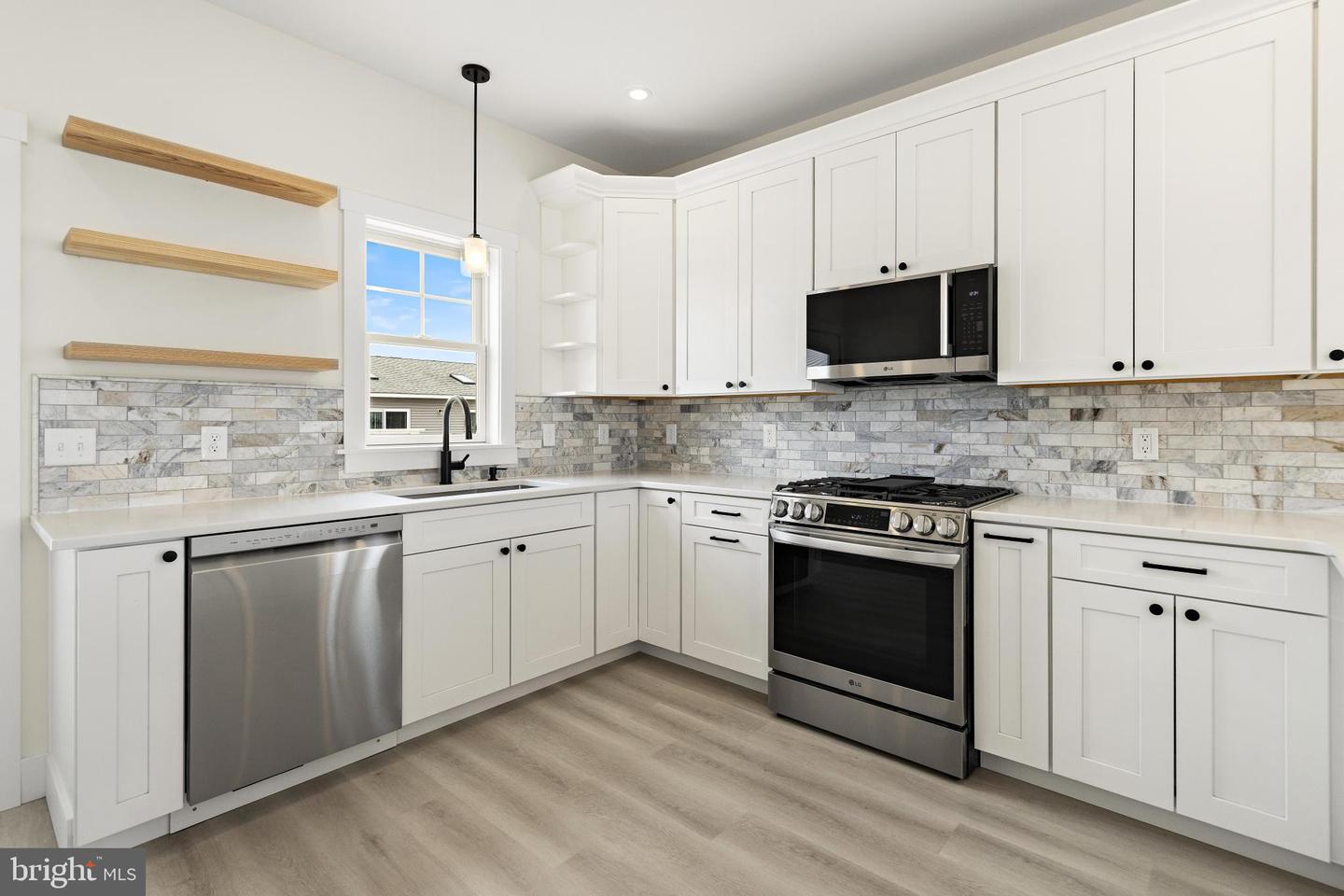 1131 S Green St Property Photo 18
