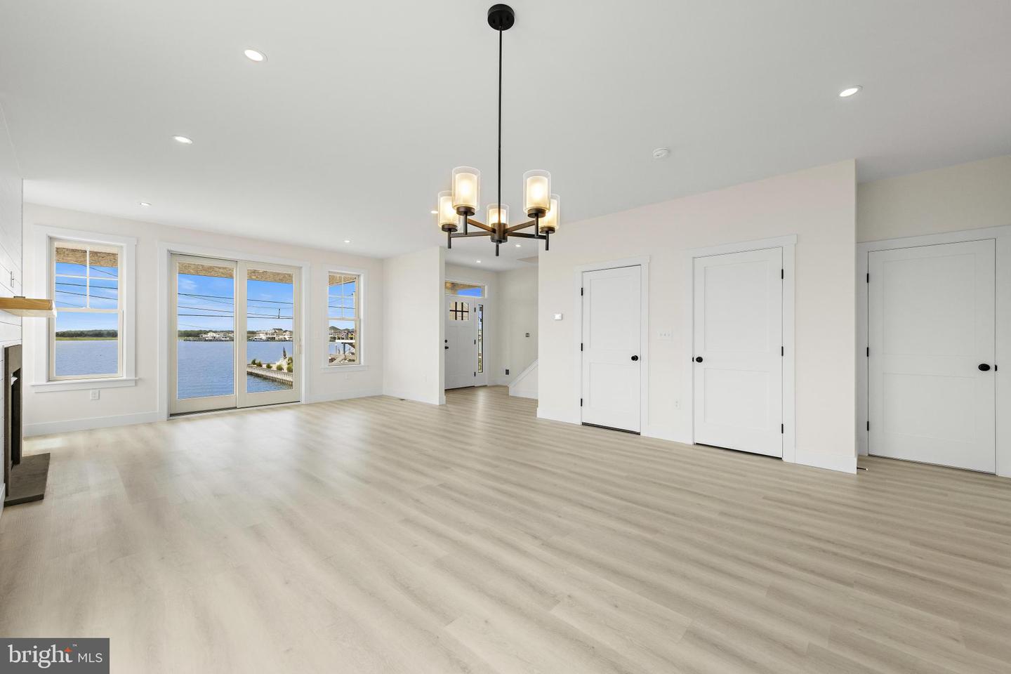 1131 S Green St Property Photo 24