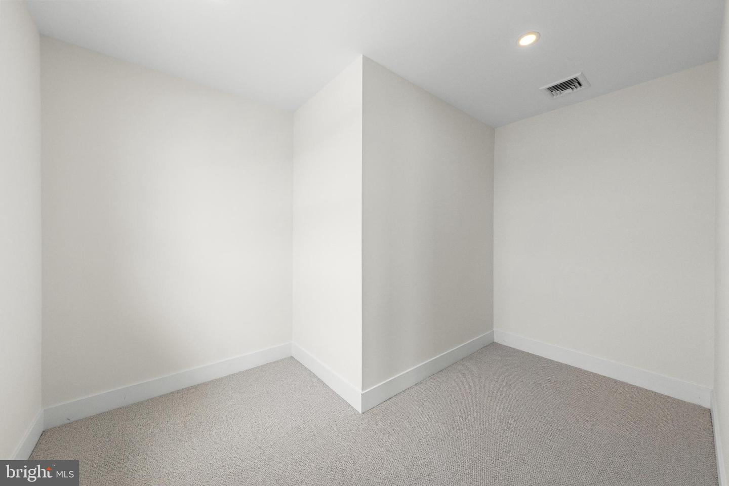 1131 S Green St Property Photo 43