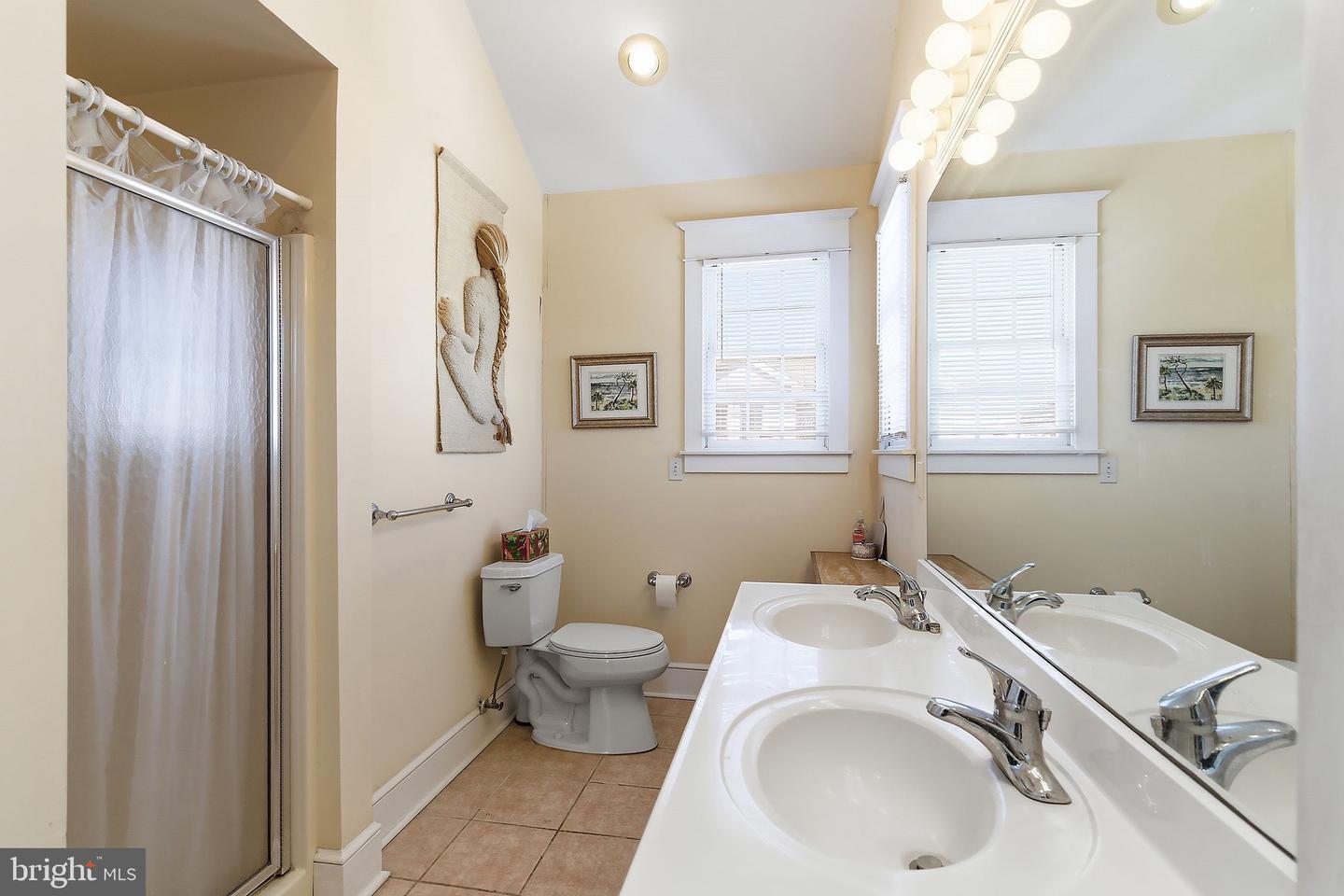 23 Fifth Property Photo 27