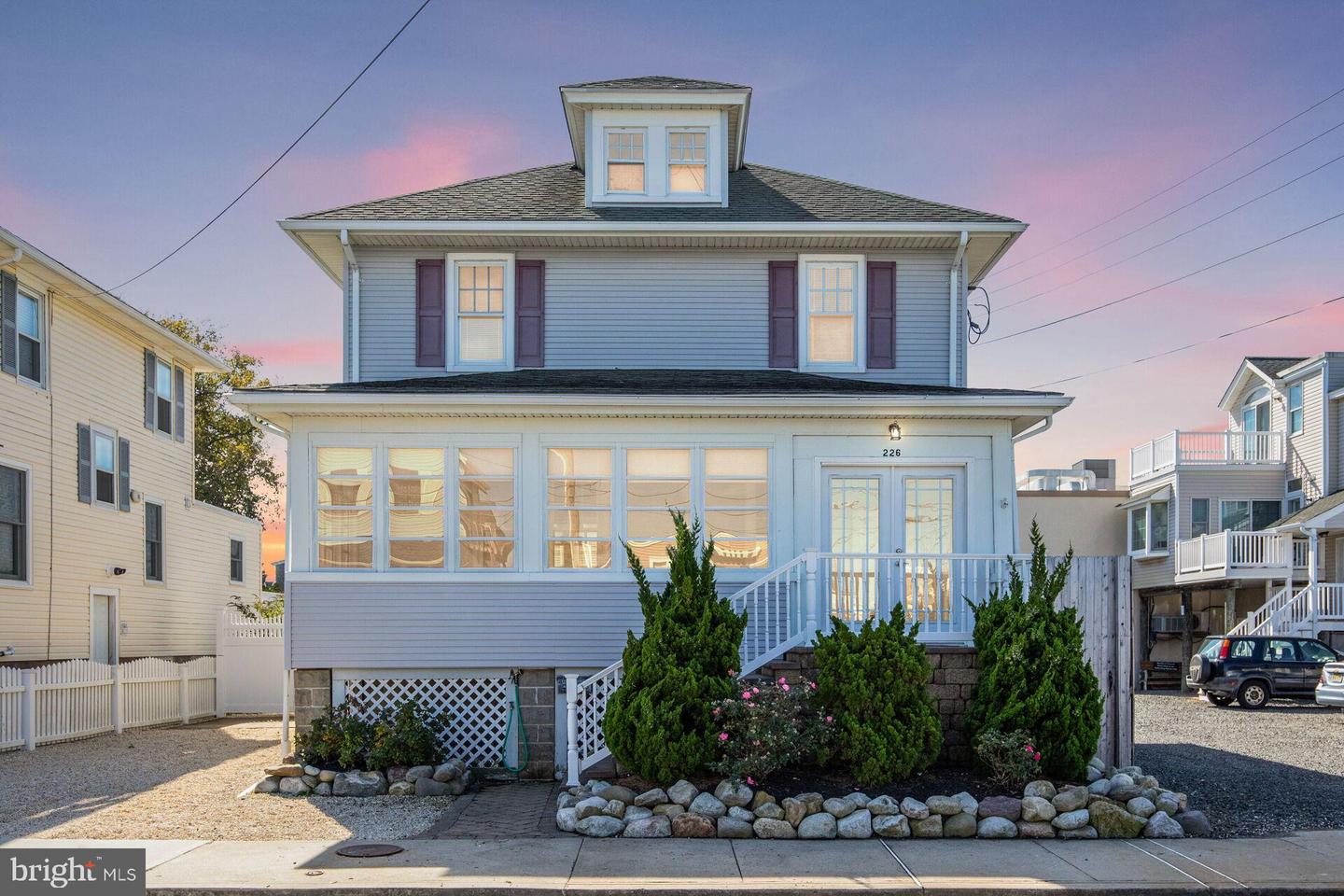 226 3rd St Property Photo 1