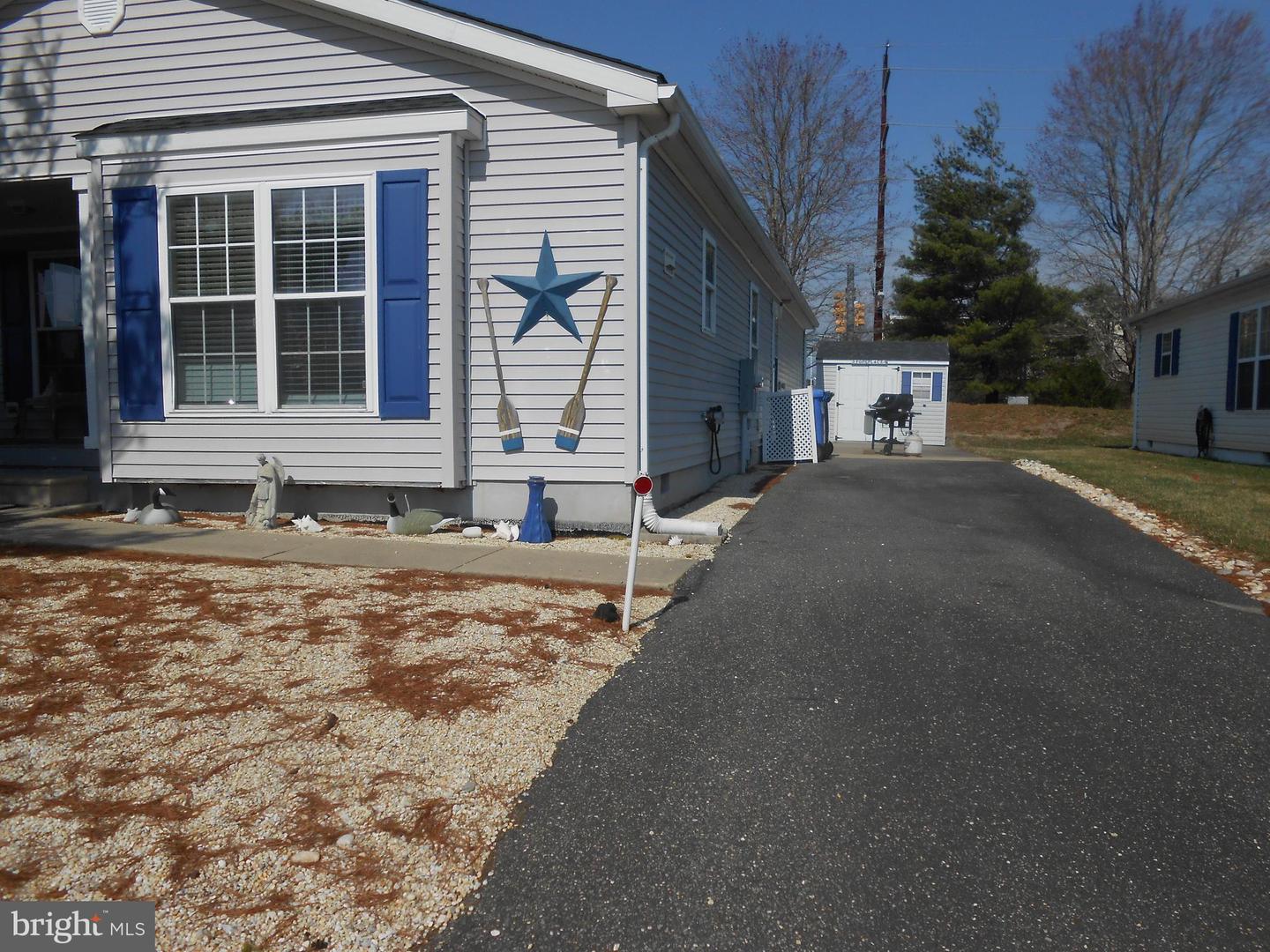 36 Fort Lee Dr Property Photo 3