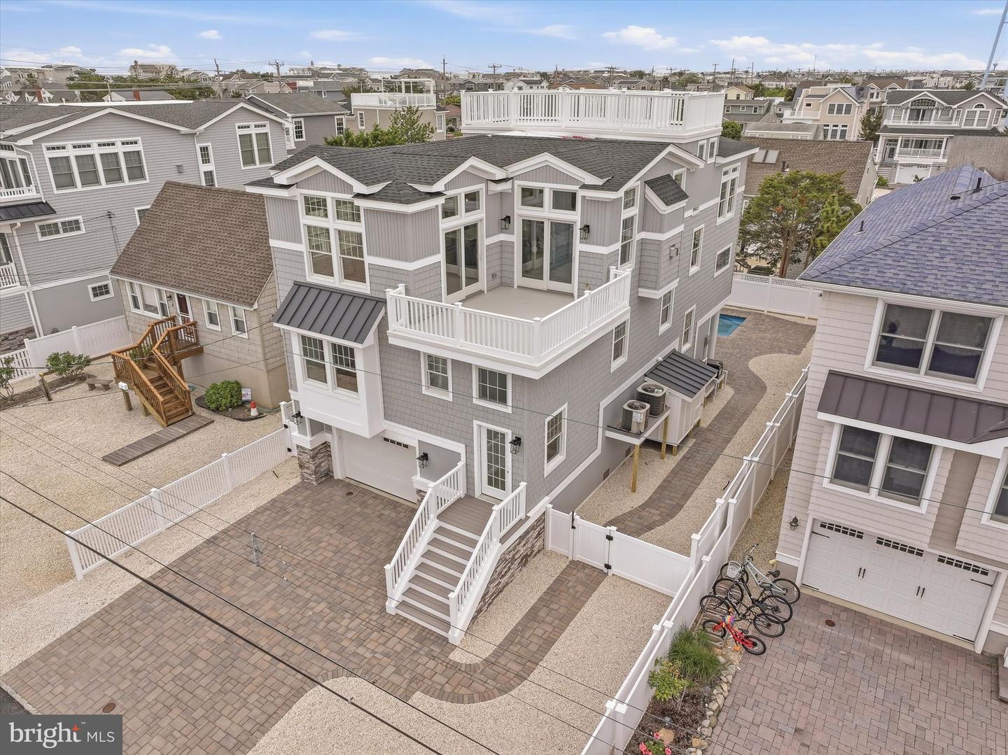 10 W KIRKLAND AVE