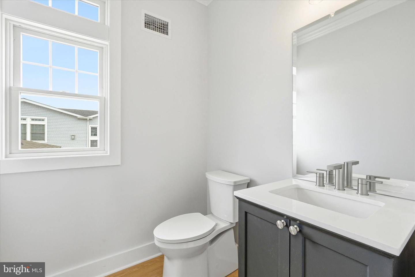 10 W Kirkland Ave Property Photo 42