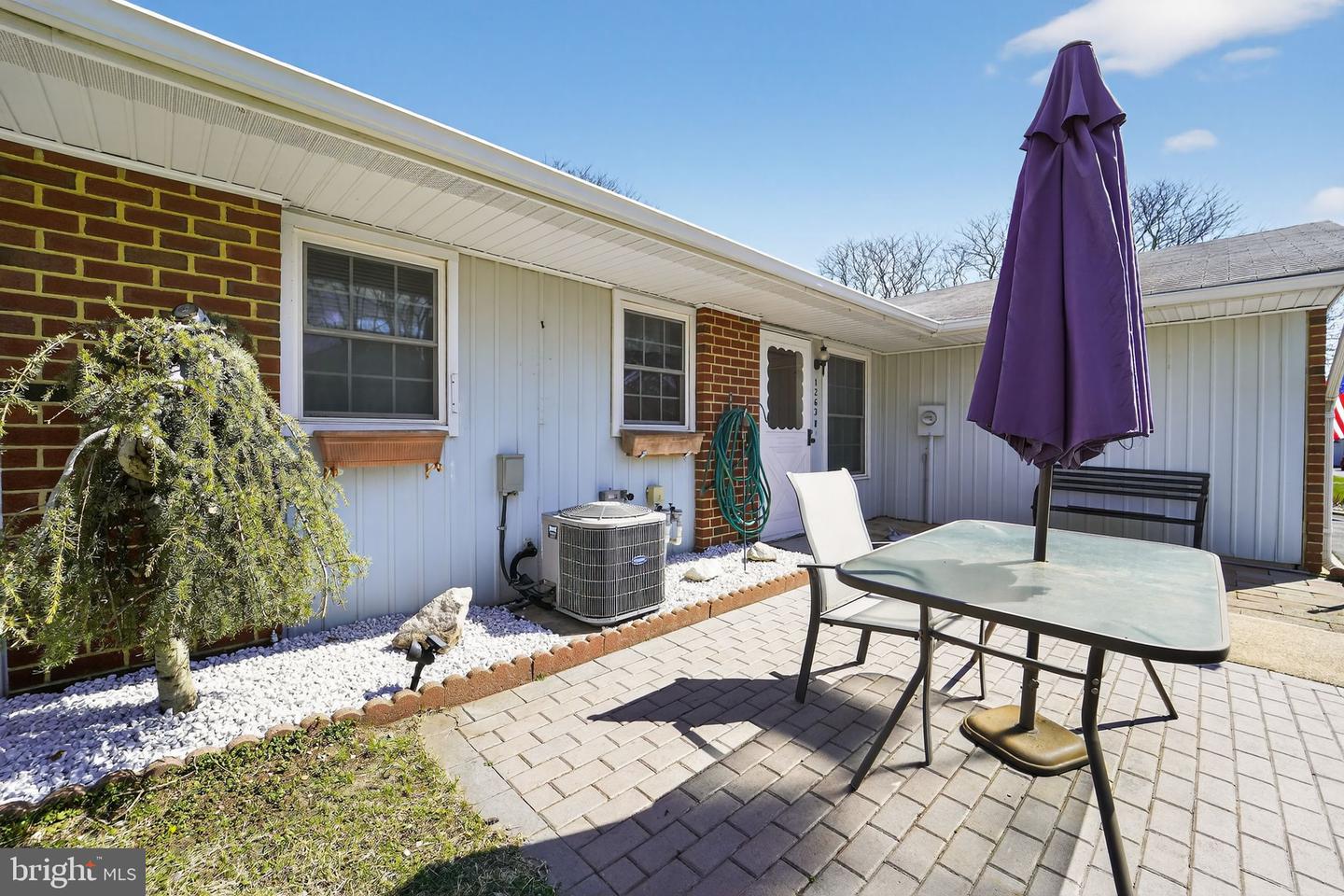 1263b Hamilton Court Property Photo 2