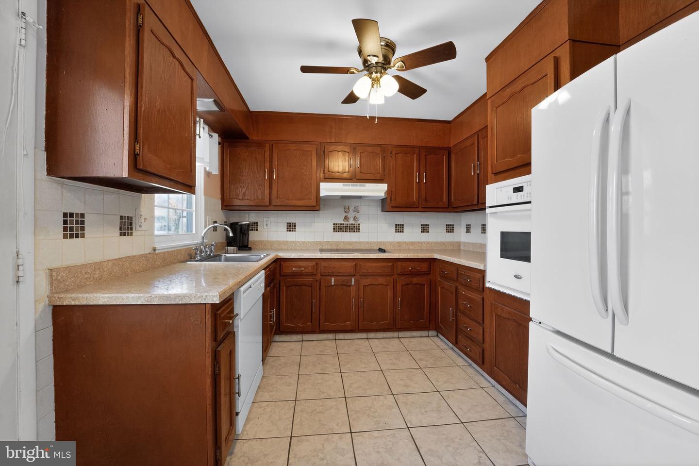 1263b Hamilton Court Property Photo 4