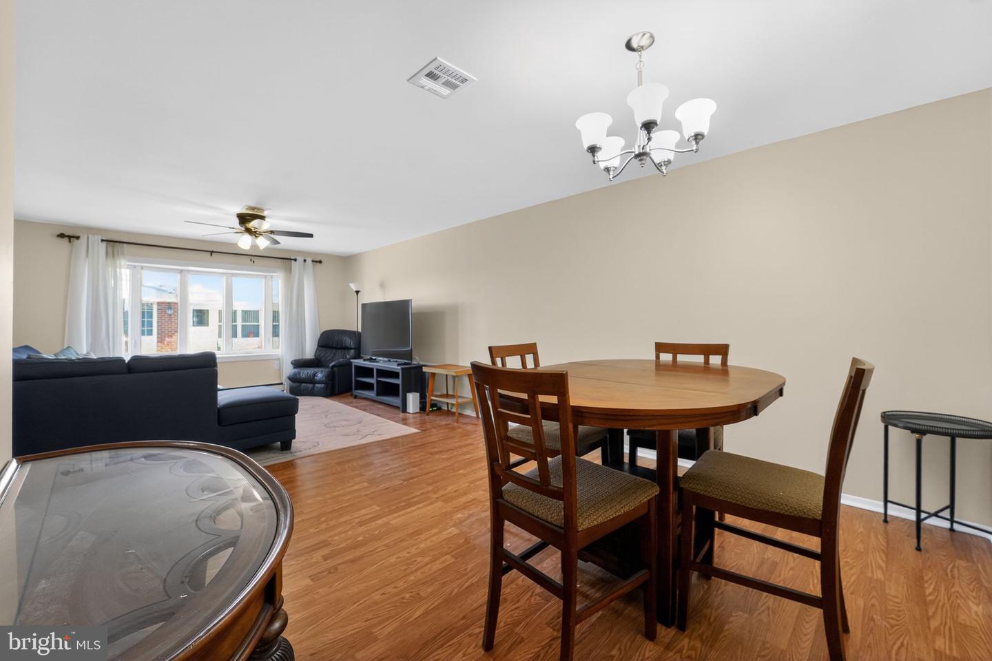 1263b Hamilton Court Property Photo 9